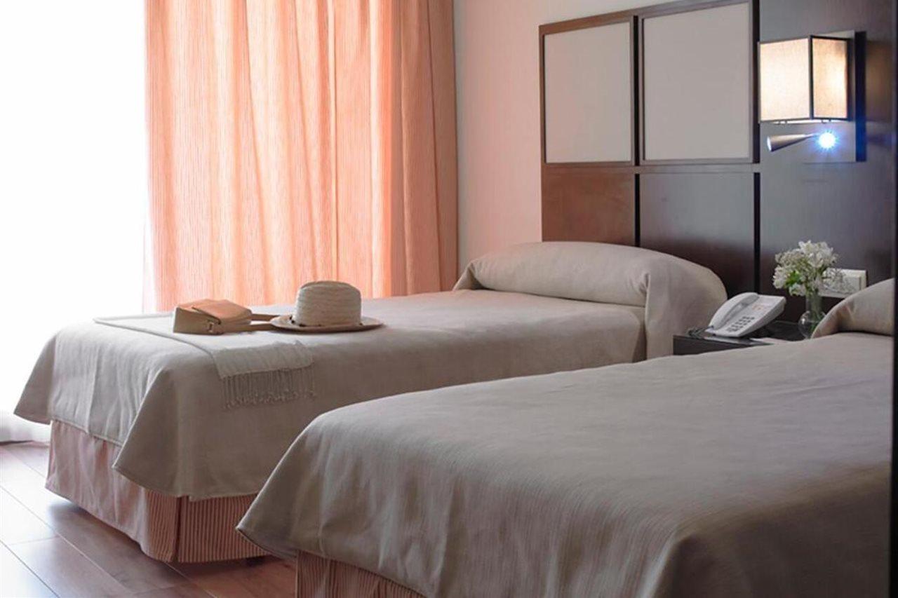 Hotel Isla De La Garena Alcalá de Henares Kültér fotó