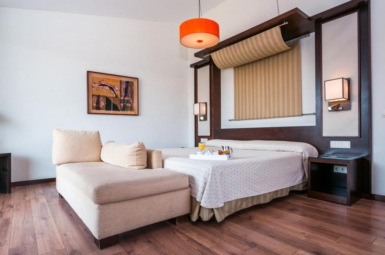 Hotel Isla De La Garena Alcalá de Henares Kültér fotó