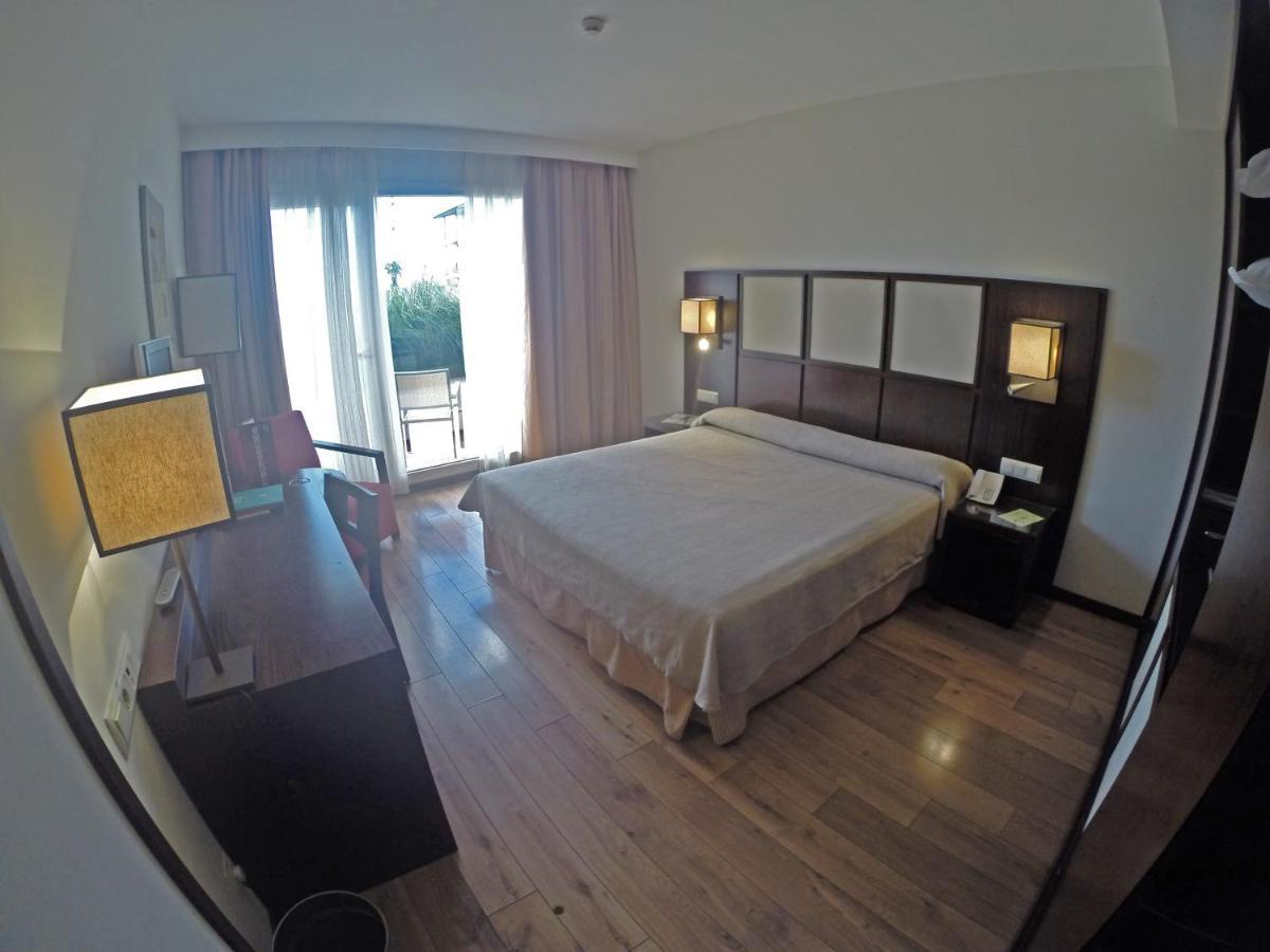 Hotel Isla De La Garena Alcalá de Henares Kültér fotó