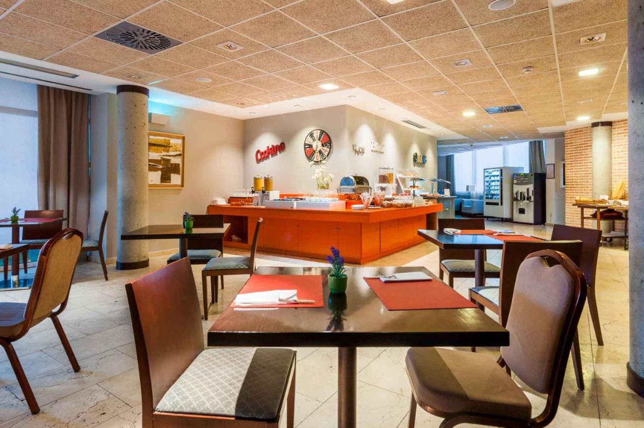 Hotel Isla De La Garena Alcalá de Henares Kültér fotó