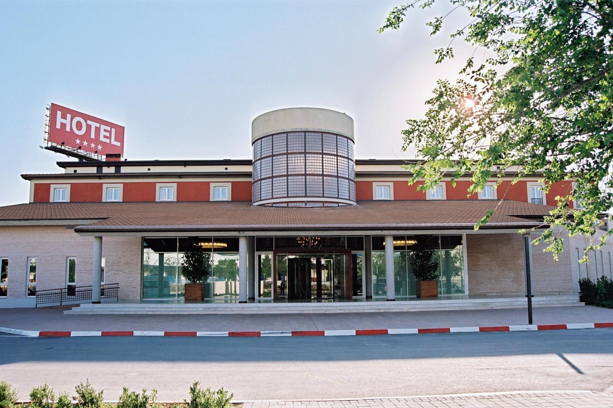 Hotel Isla De La Garena Alcalá de Henares Kültér fotó
