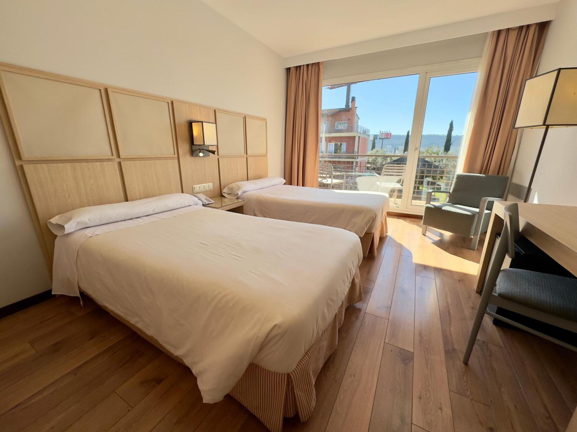 Hotel Isla De La Garena Alcalá de Henares Kültér fotó