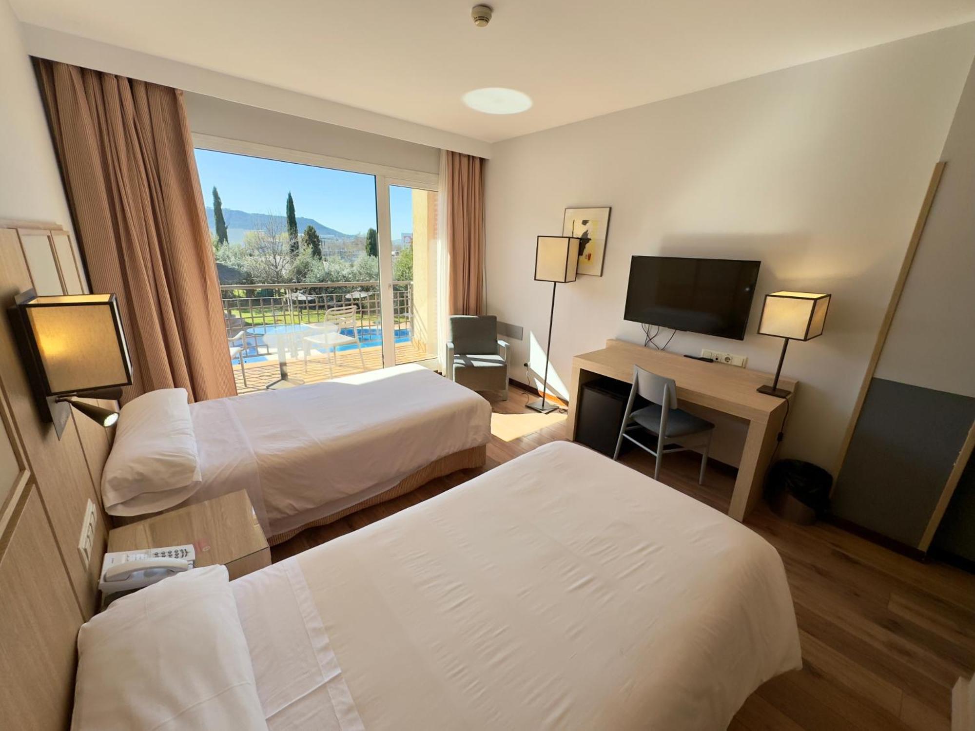Hotel Isla De La Garena Alcalá de Henares Kültér fotó