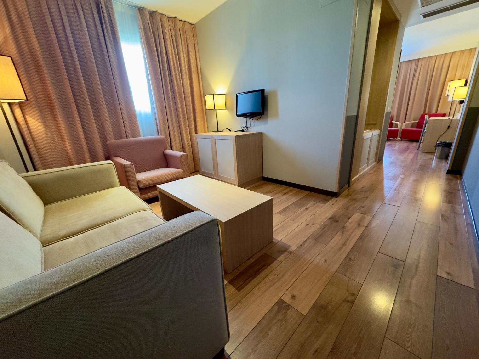 Hotel Isla De La Garena Alcalá de Henares Kültér fotó