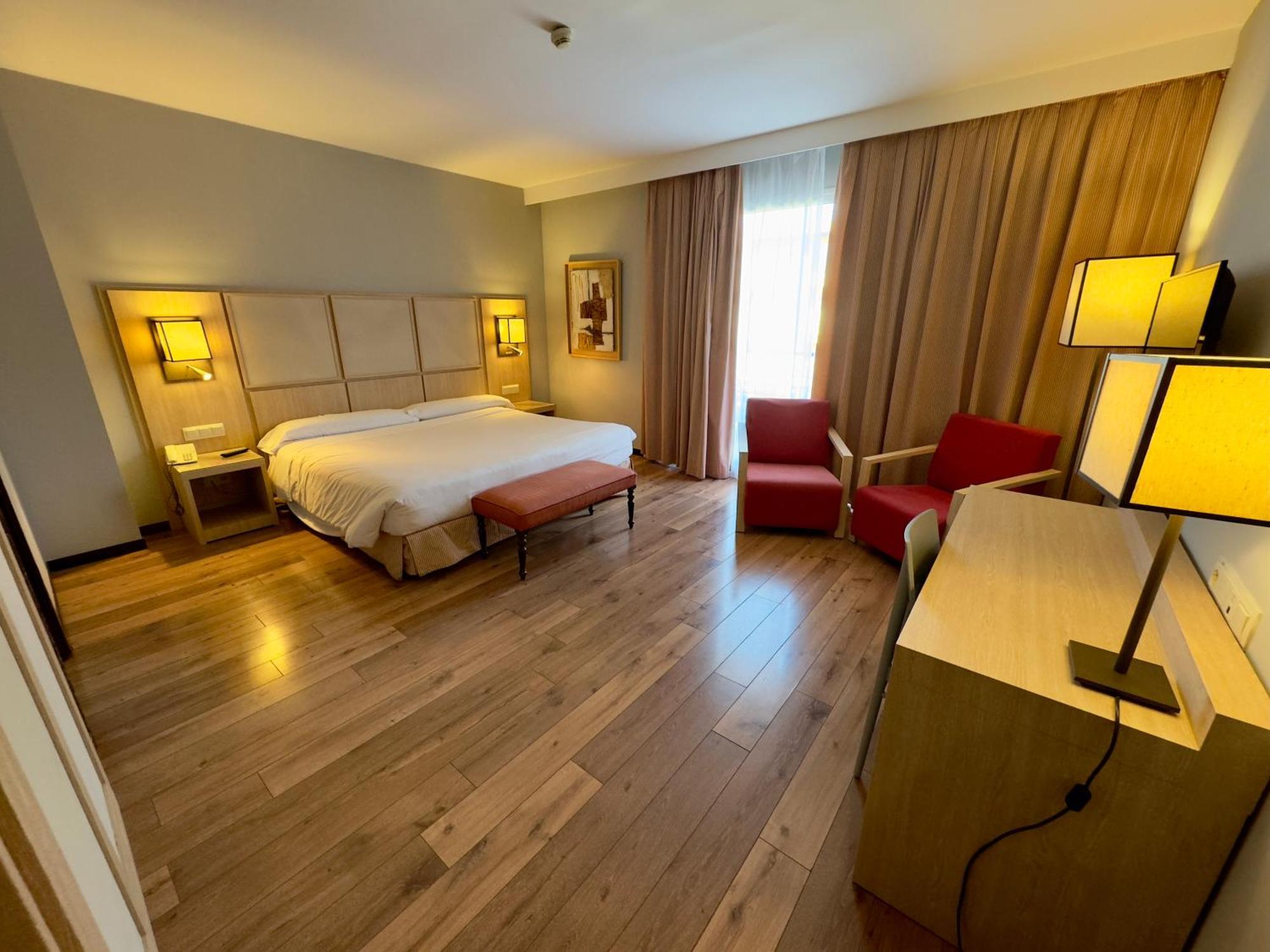 Hotel Isla De La Garena Alcalá de Henares Kültér fotó