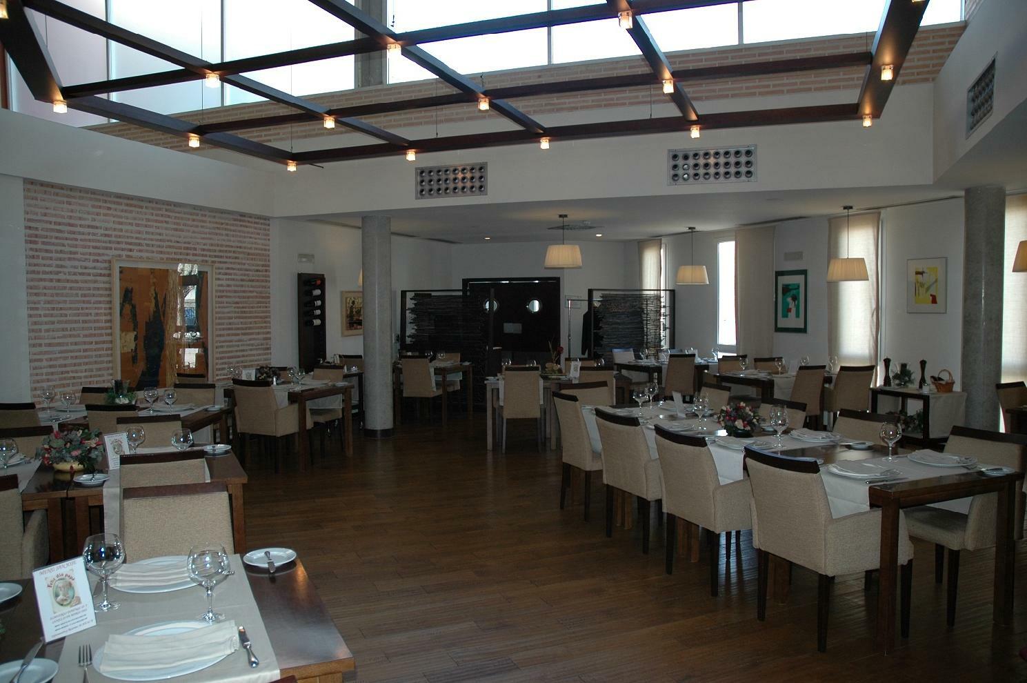 Hotel Isla De La Garena Alcalá de Henares Kültér fotó